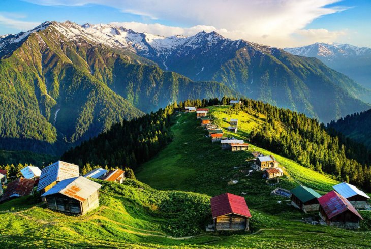Dağ ve yayla silüeti — Taşmektep Otel